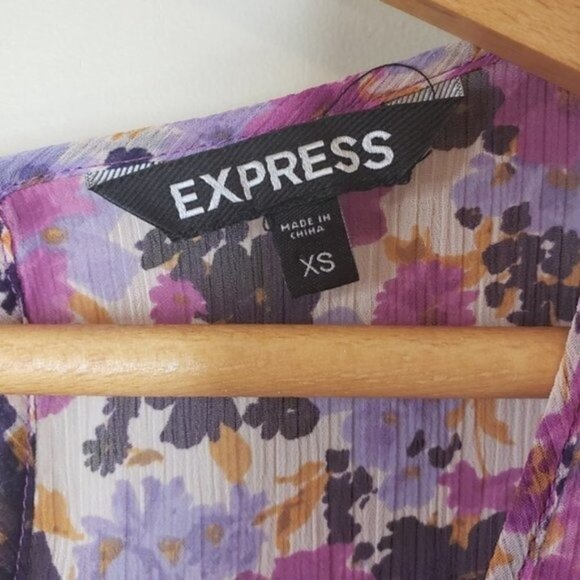 Express | Purple Floral Ruffle Front Tank Blouse Size XS - Picture 4 of 6